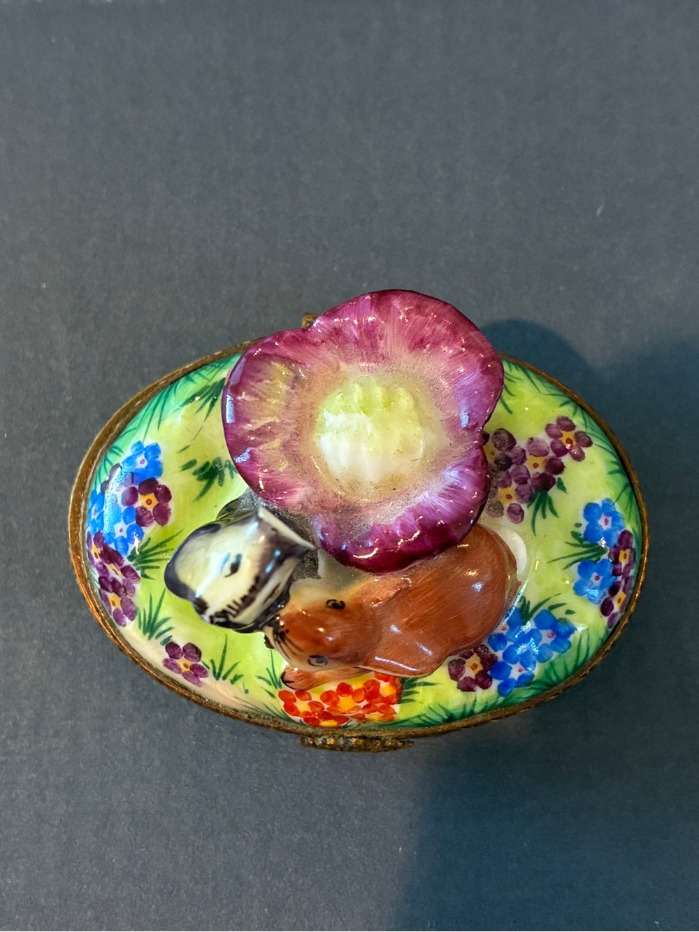 CHIPPED Authentic Limoges Box Bunnies in Cabbage Garden Peint Main - As Is